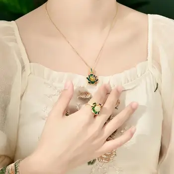 Женские серьги из старинного золота, классические наборы ювелирных изделий с эмалью Lotus, свежее классическое кольцо с зеленым кристаллом, ожерелье, аксессуары