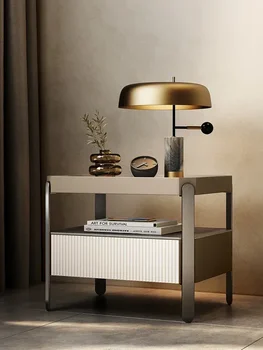 Итальянский минималистский прикроватный столик с каменной плитой, высококачественный стеклянный стол, современная простая и легкая индукционная лампа для роскошной спальни